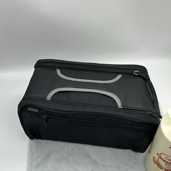 Old Spice Gentleman’s Blend-Body & Face Wash with Dopp AXE Bag-Lot of 2 Items - Picture 3 of 11